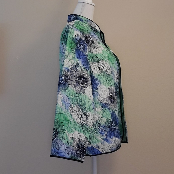 🌟 3 for $15 Deal! 🌟Blue green white black quilted jacket - Picture 2 of 3